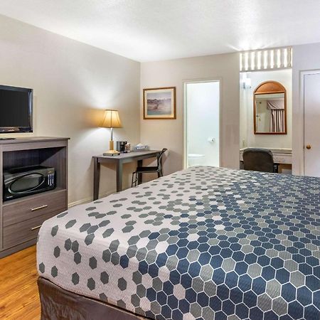 Econo Lodge On Historic Route 66 Барстоу Екстер'єр фото