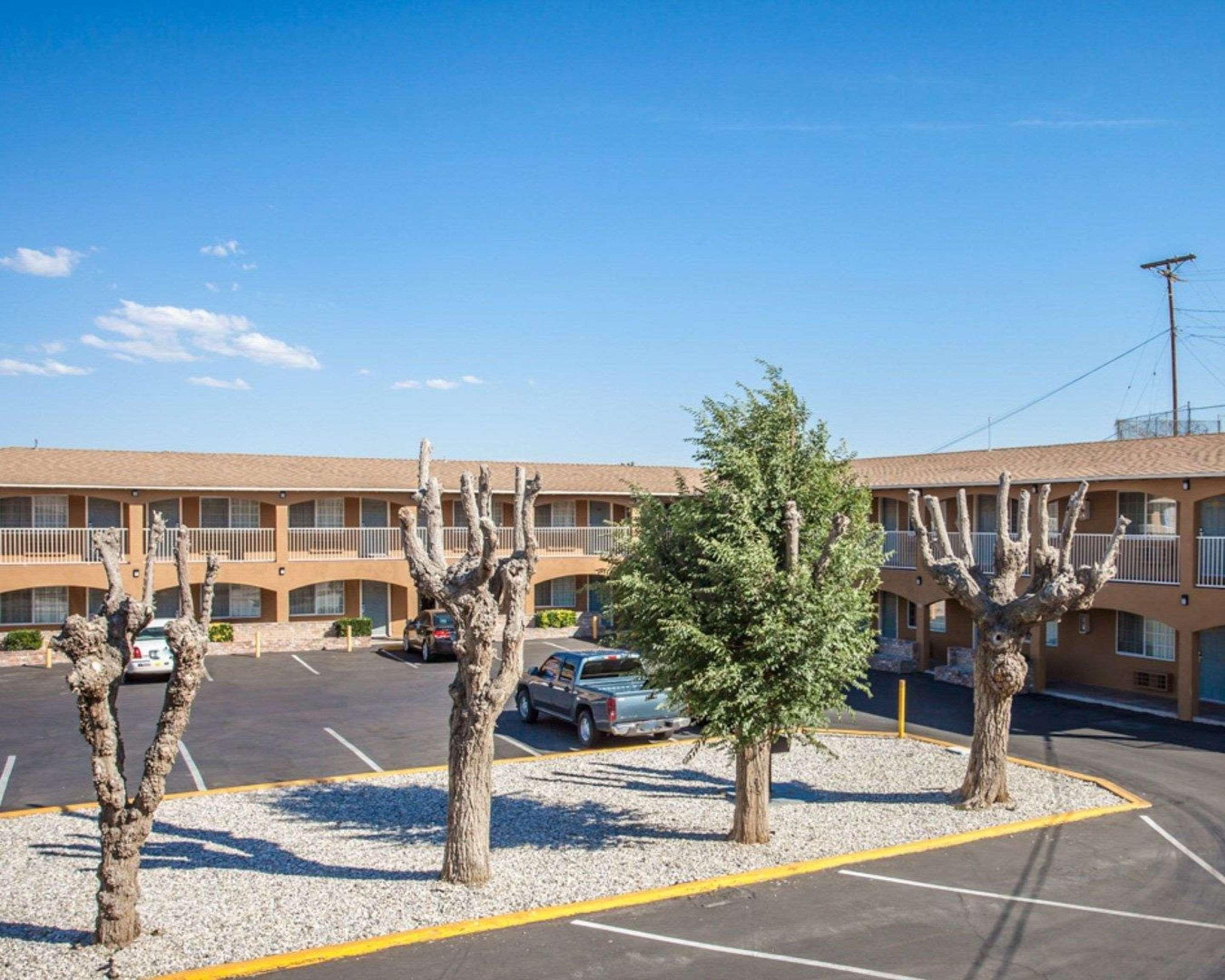 Econo Lodge On Historic Route 66 Барстоу Екстер'єр фото