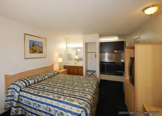 Econo Lodge On Historic Route 66 Барстоу Номер фото