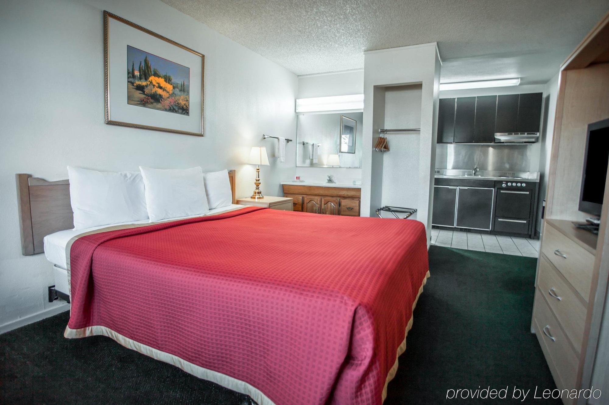 Econo Lodge On Historic Route 66 Барстоу Екстер'єр фото