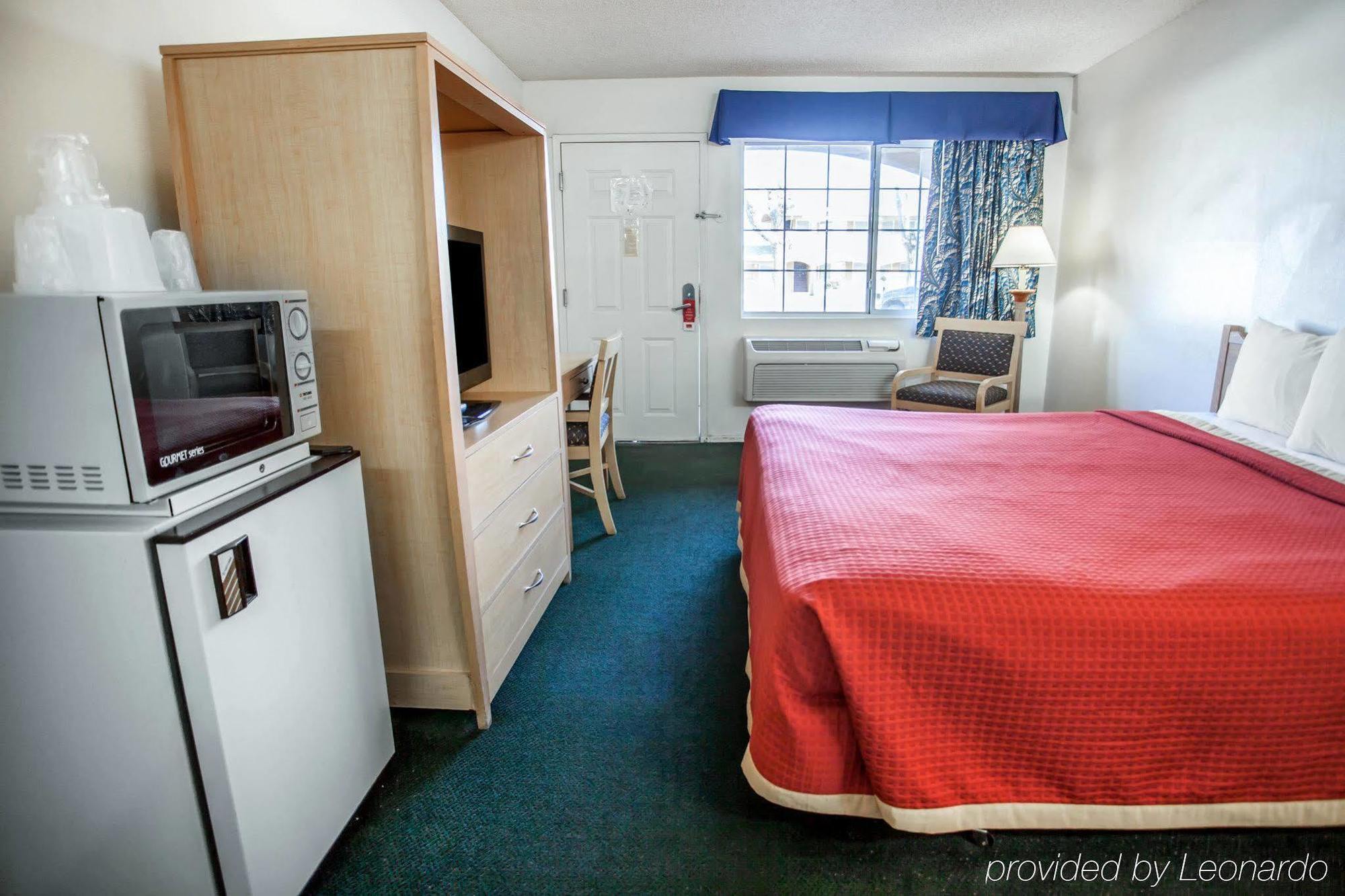 Econo Lodge On Historic Route 66 Барстоу Екстер'єр фото