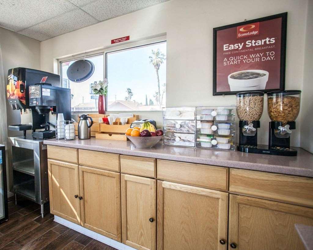 Econo Lodge On Historic Route 66 Барстоу Ресторан фото